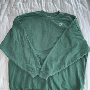 Gymshark green matching set (Sweatshirt - L + Scrunch Shorts - M)